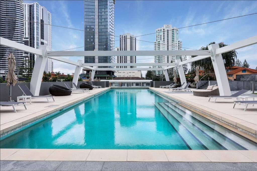 Broadbeach Stunner Modern And Central Голд-Кост Экстерьер фото