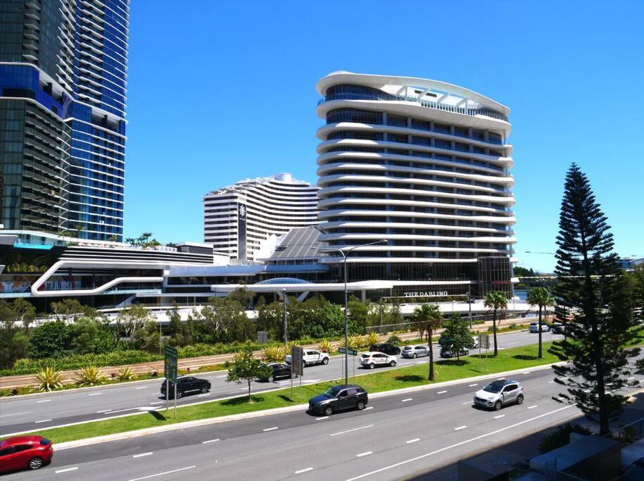 Broadbeach Stunner Modern And Central Голд-Кост Экстерьер фото